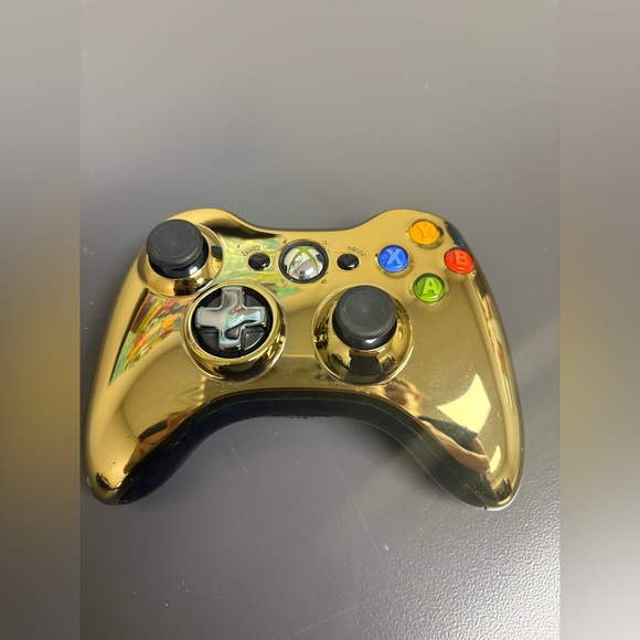 Gold Controller - Picture 2 of 5